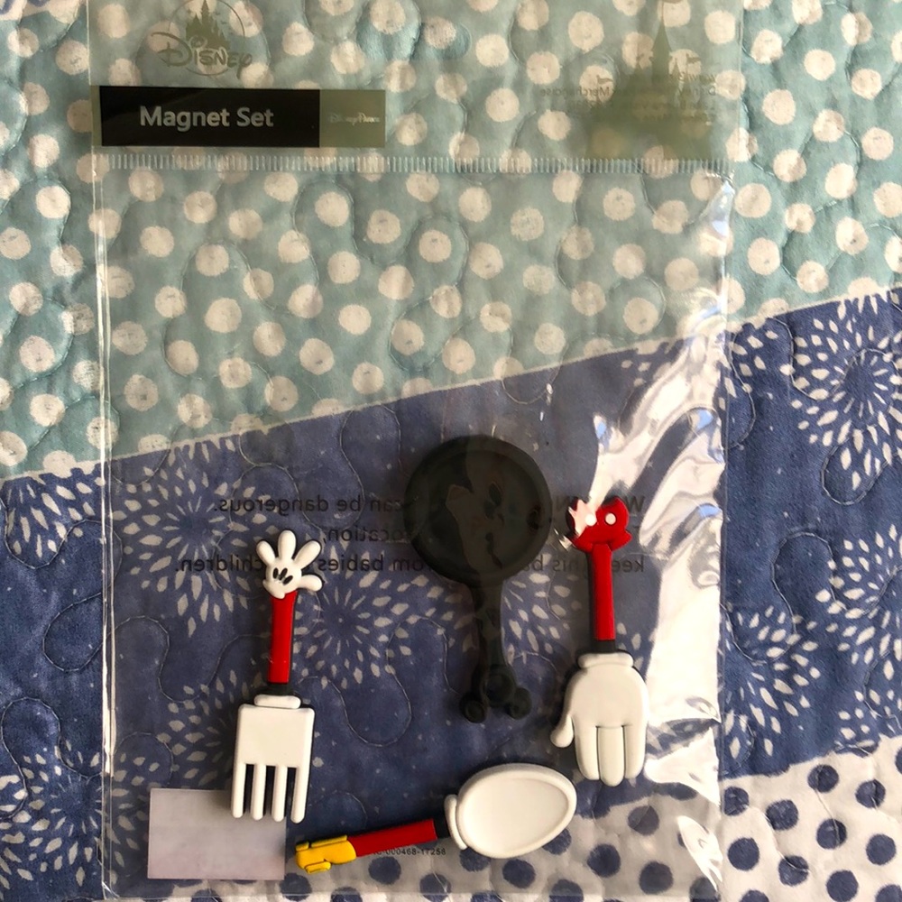 Disney magnet set